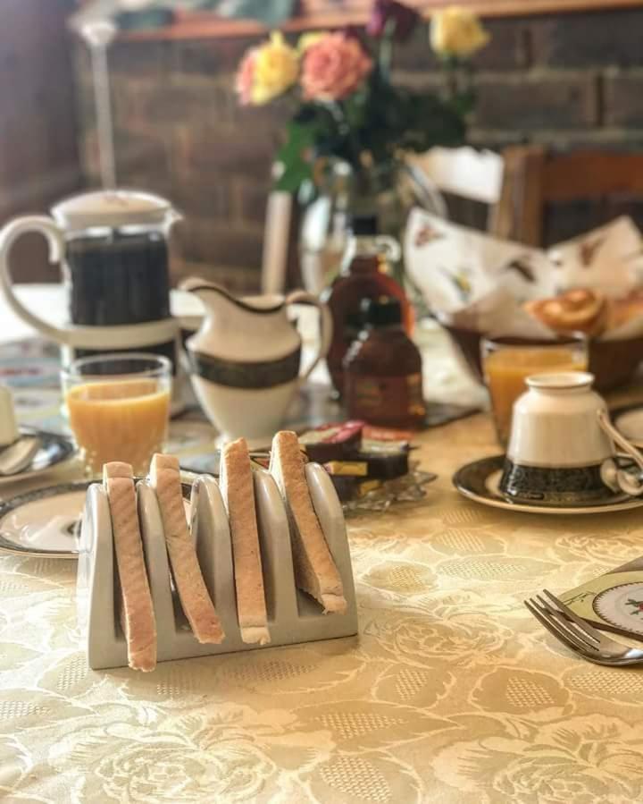 Woodpeckers Cottage B&B Pett Экстерьер фото